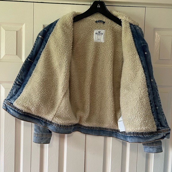 Hollister Sherpa lined denim jacket size S - Picture 2 of 4